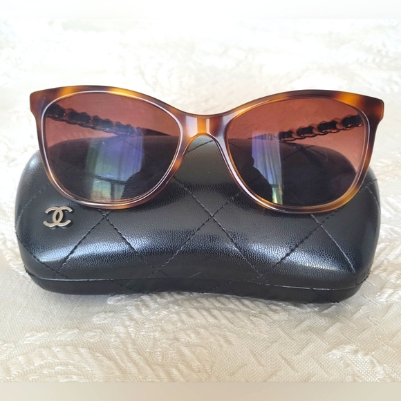 CHANEL Tortoise Cat-Eye Sunglasses - Picture 12 of 12